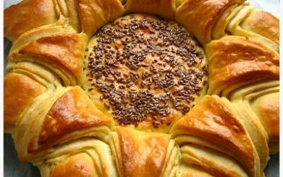 Sunflower shaped sweet bread