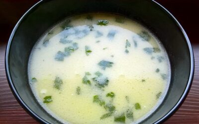 Creamy garlic soup